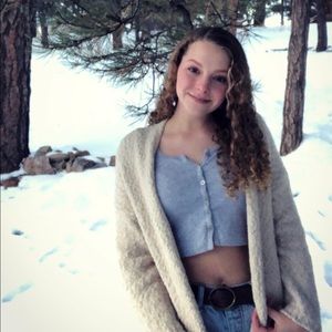 Meet your Posher, Julia